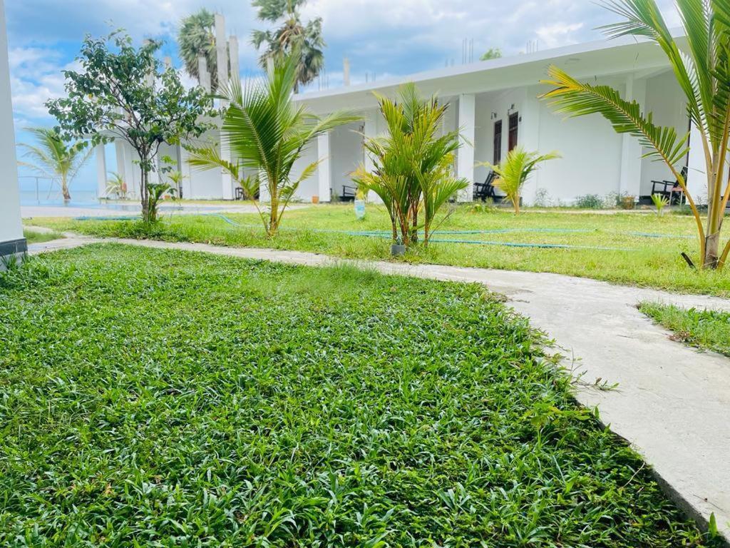 Hotel Guitar Bay Arugambay Arugam Bay Exterior foto